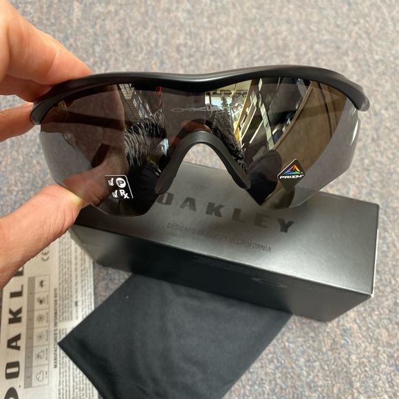 Oakley sunglasses M2 FRAME XL Matt Black Prizm Black Polarized New - Picture 8 of 10